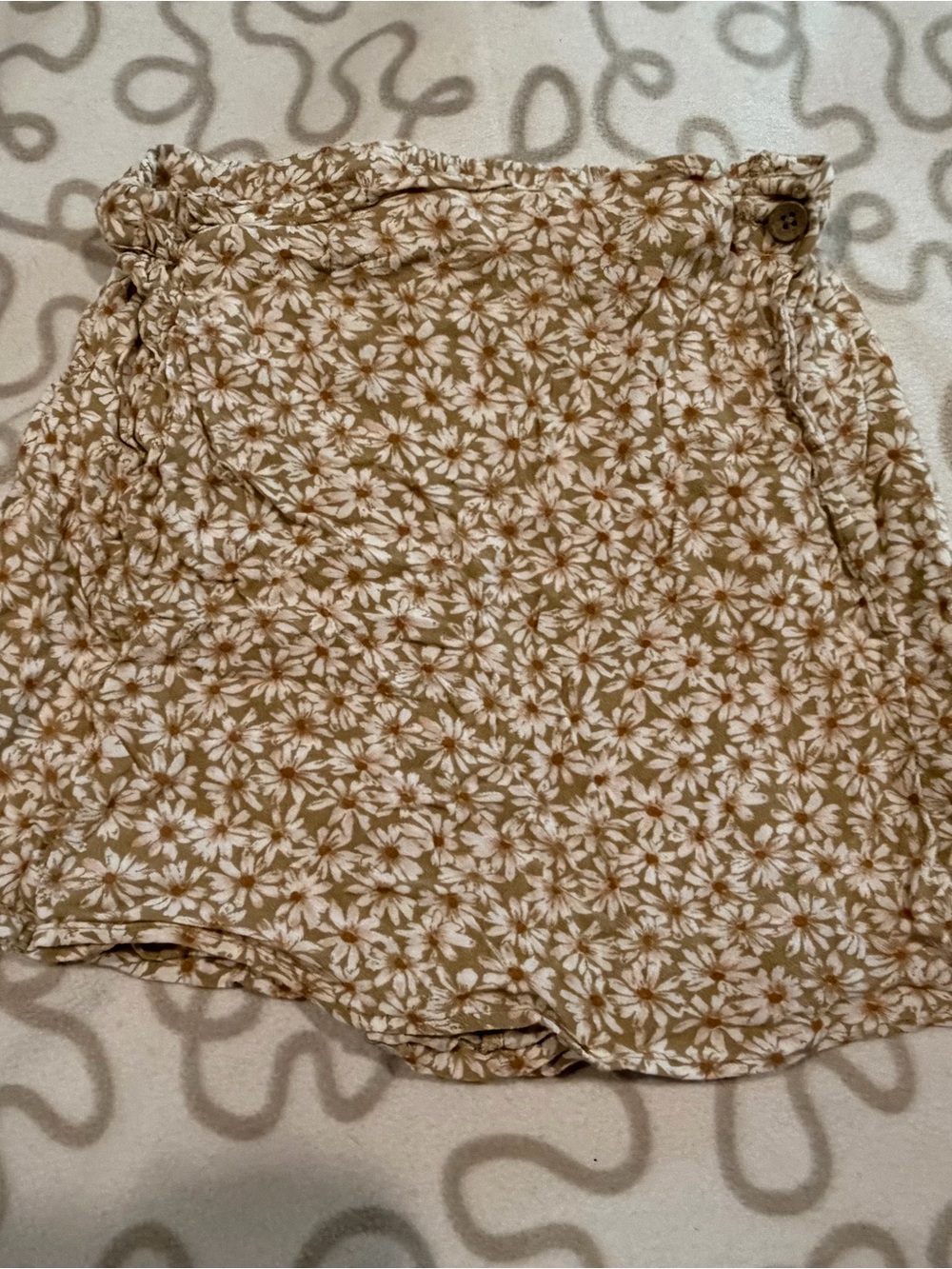 Women's Floral Wrap Skort- Taupe Daisy Print